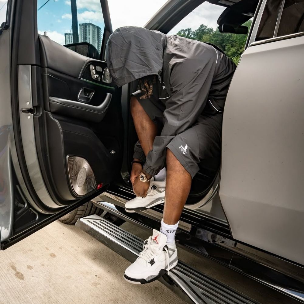 Air Jordan 4 Retro "White Cement" 2025 – FV5029-100